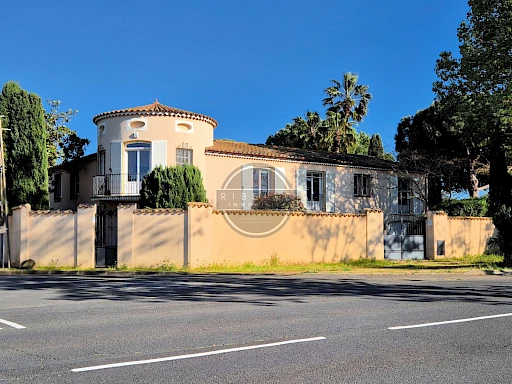 Villa avec vue sur l'Hérault à vendre à Agde