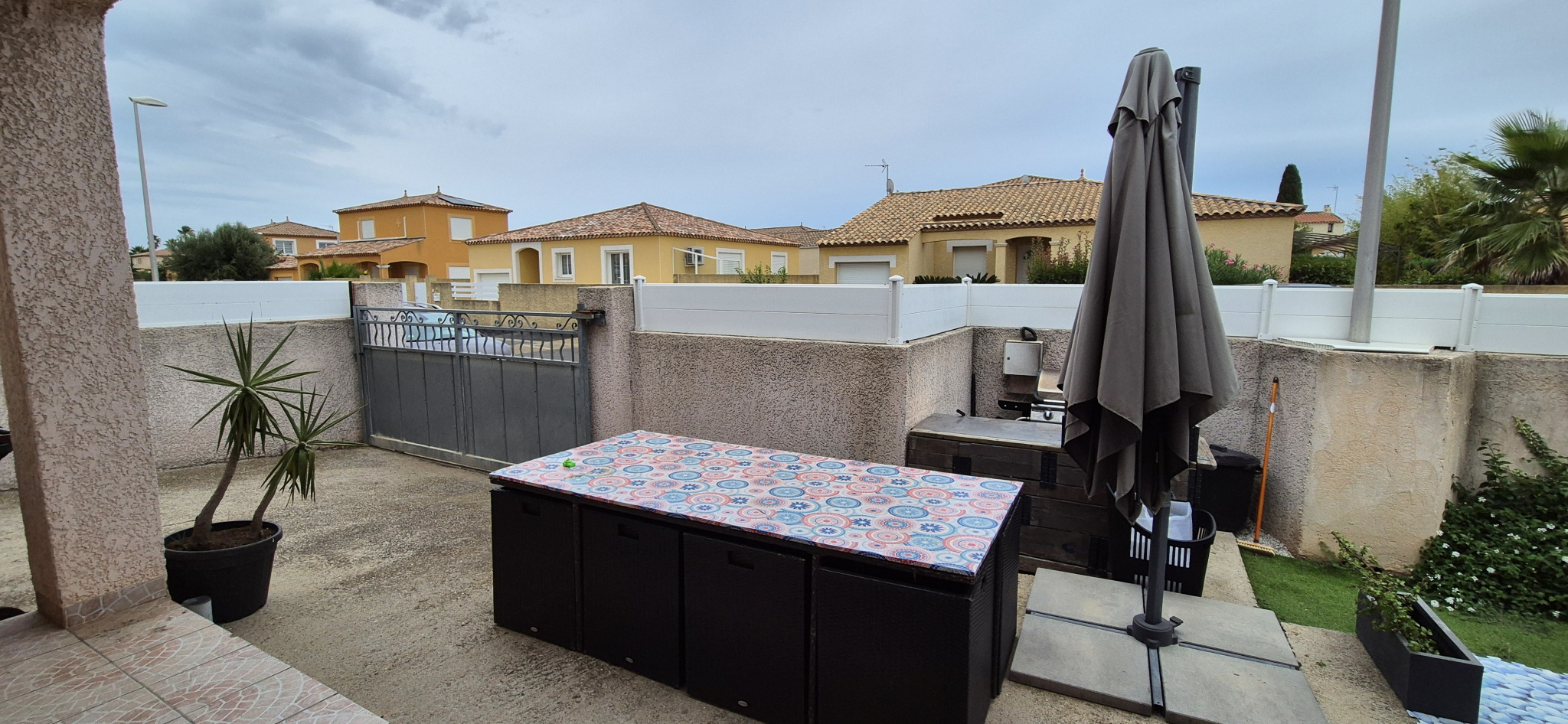 Villa de type 4 pièces de plain pied à louer à Agde
