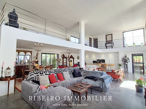 Villa contemporaine à vendre à Abeilhan